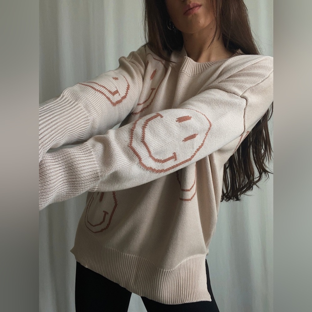 JOYCE SMILEY SWEATER 🆕🔃 — In Beige - Picture 7 of 8